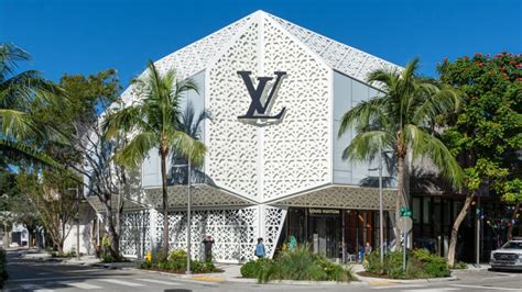 buy louis vuitton honolulu airport|Louis Vuitton waikiki.